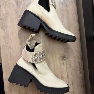 Karl Lagerfeld Chelsea White Bootie 7.5